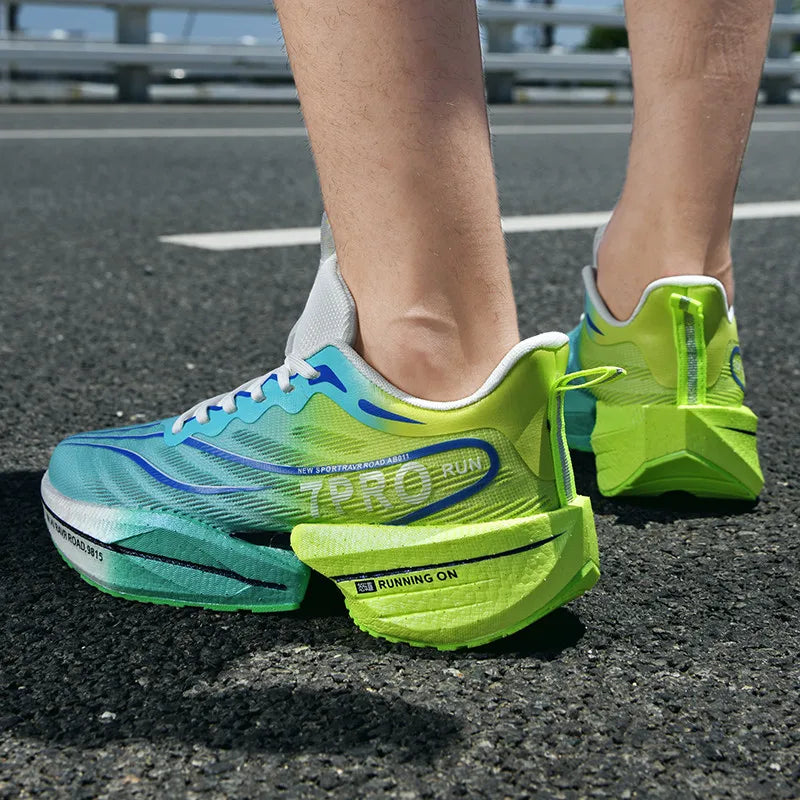 New Carbon Plate Sneakers Outdoor Soft Sole Mesh Sports Shoes Running Shoes Light Anti-Slip Casual Couple Tennis Shoes