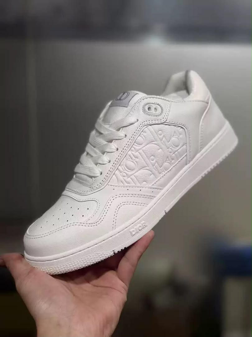 B27 Luxury Uptown Low-Top Sneaker